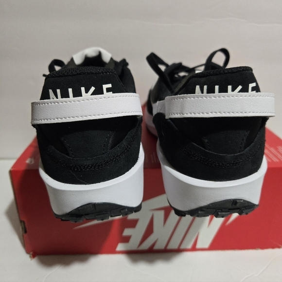 NIKE NEW Men\'s Black and White Running Shoes.Size 12 main image 5